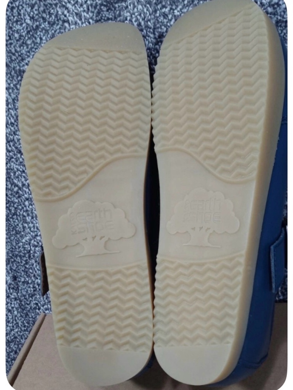 Blue Women's Leather Mary Jane Comfort Shoes - Picture 2 of 9